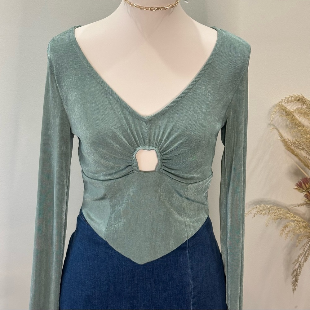 Forever 21 Blue Green Shimmer Cut-Out Long Sleeve Crop Top‎ Size L